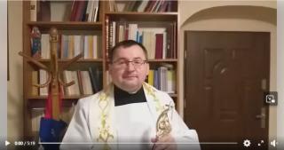 Ks. dr Witold Burda o relikwiach i relikwiarzu błogosławionej rodziny Ulmów. 