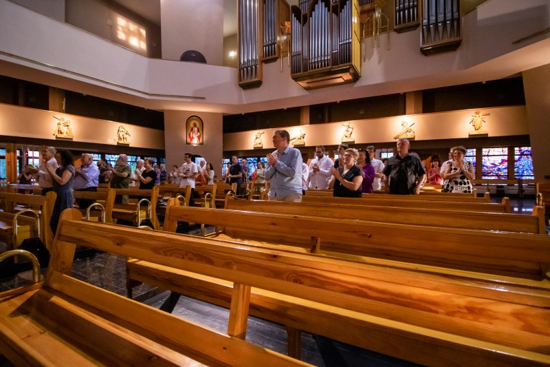MEDYTACJE O TAJEMNICY EUCHARYSTII - muzyczne rozważanie poprowadzili Elżbieta Grodzka-Łopuszyńska (sopran) i Julian Gembalski (organy)
